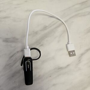 Jabra Black Bluetooth Headset with USB Cable